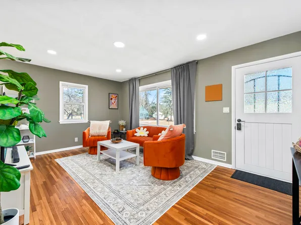 1614 Hillview Rd, Shoreview, MN 55126