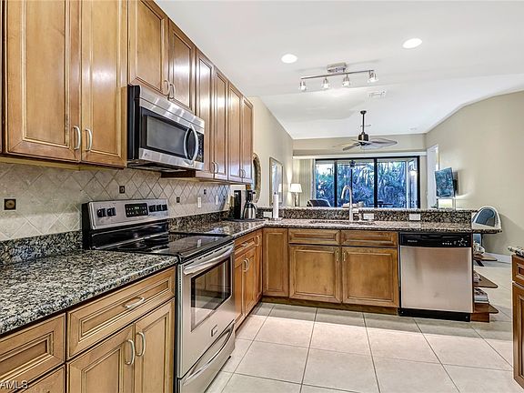 4th image of 4910 SW 17th Pl #1