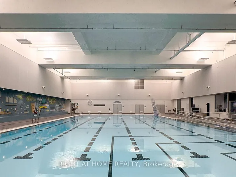 28 Freeland St #3403 — Photo 23