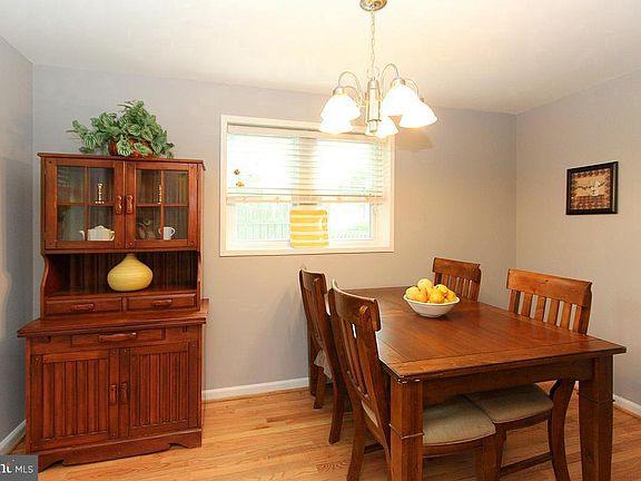 5th image of 4272 Allison Cir