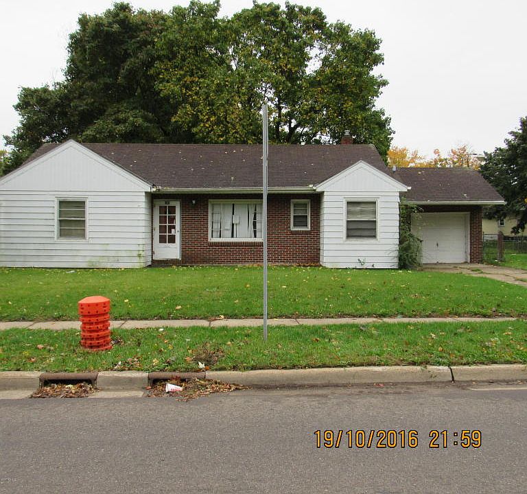 1st image of 514 Emmett St E