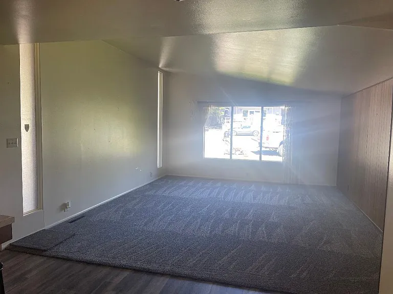 2044 Sunrise Cir — Photo 6