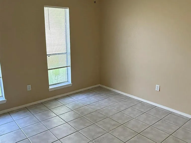 6122 S Greenpark Dr — Photo 5