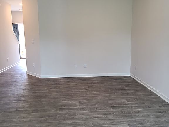 3rd image of 1158 Evelynnview Ln