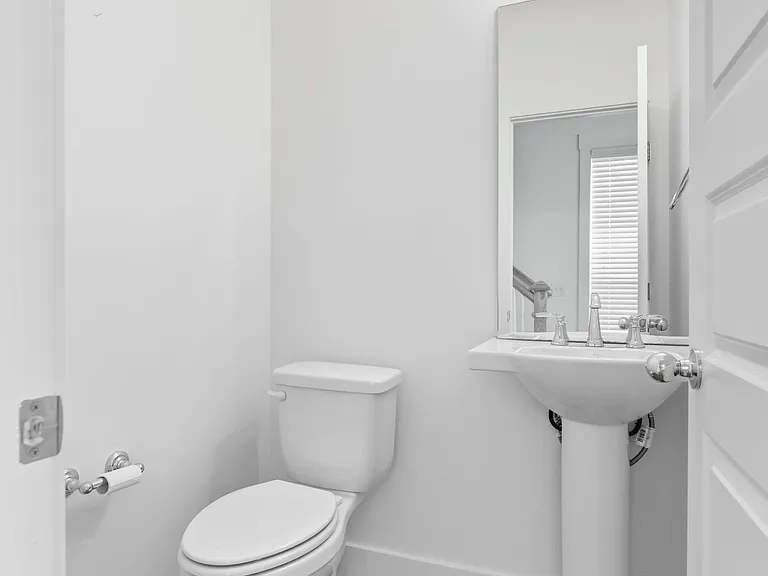 802 Briar Cir — Photo 17