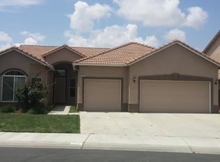 1131 Paradise Dr, Lemoore, CA 93245