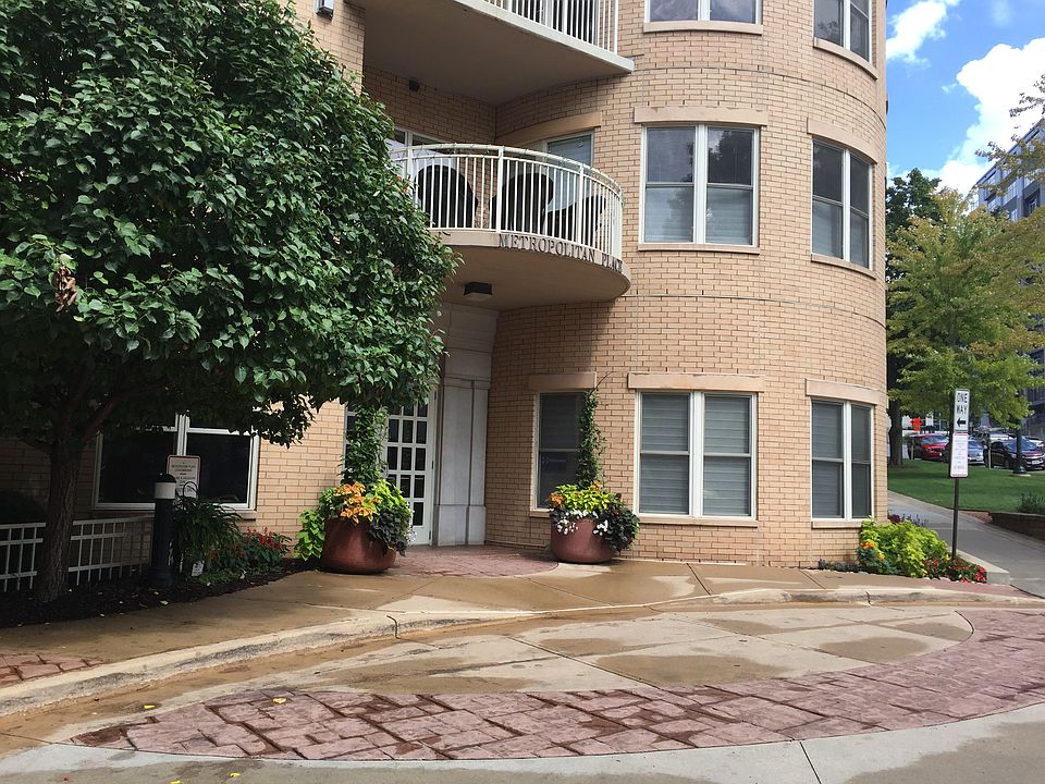 1st image of 360 W Washington Ave Unit 615