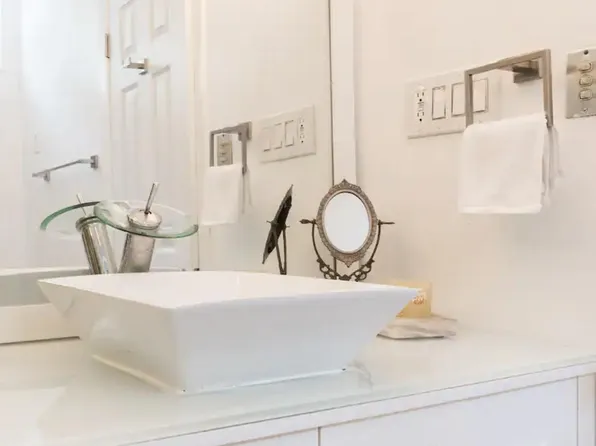 261 Park Avenue image 15 of 26