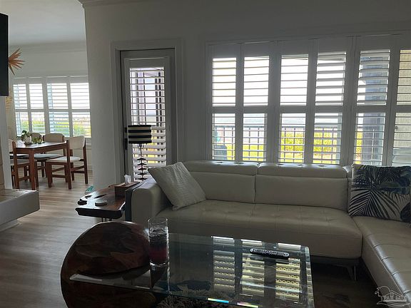4th image of 80 Baybridge Dr
