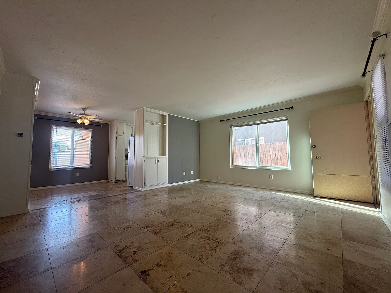 2 bed, 900 sqft, $2,695 — Photo 2