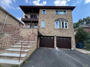 2466 5th St #1, Fort Lee, NJ 07024