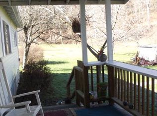 90 Surrey Dr, Sylva, NC 28779