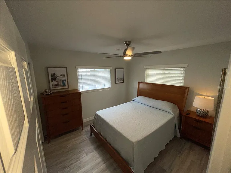 2227 Rose Ln — Photo 10