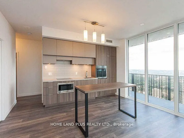 8 Eglinton Ave E #5111 — Photo 4