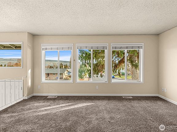 4th image of 1100 Vista Place #B