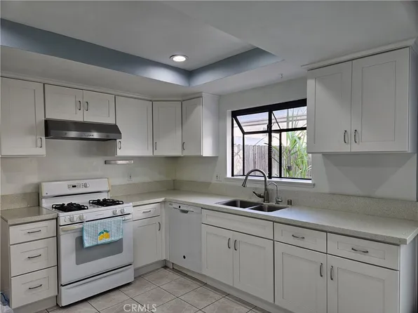 1685 W Recreo Plz, Anaheim, CA 92802