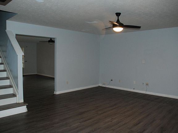5th image of 940 Cobble Dr