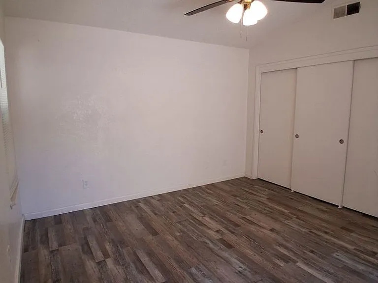 2068 W Magill Ave — Photo 12
