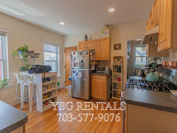 3rd image of 40 Easton St #1