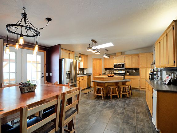 kitchen & dining