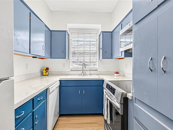 5th image of 223 WINDSOR STREET #4