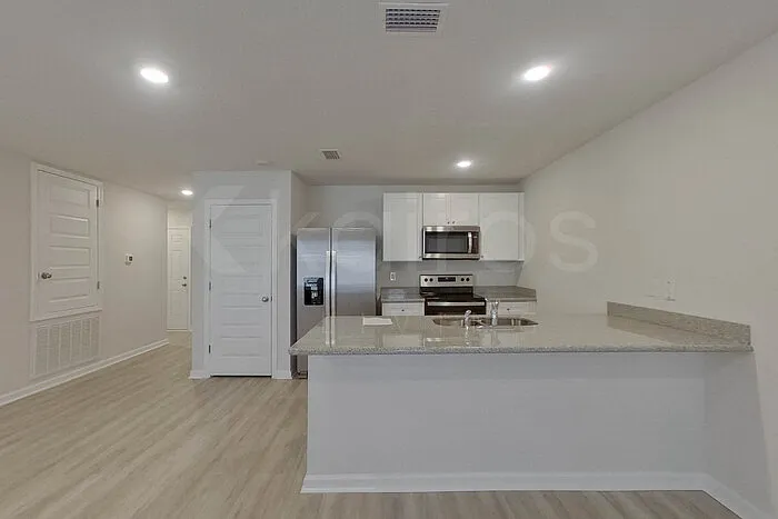 4 bed, 2.0 bath, 1387 sqft, $2,125 — Photo 4