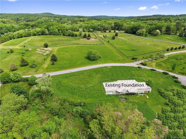 109 Stone Bridge Ln, Bedford Hills, NY 10507