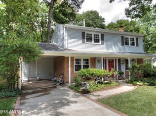 8710 Bridle Wood Dr, Springfield, VA 22152