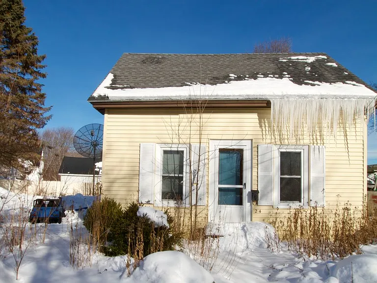 24 Grays Ln — Photo 12