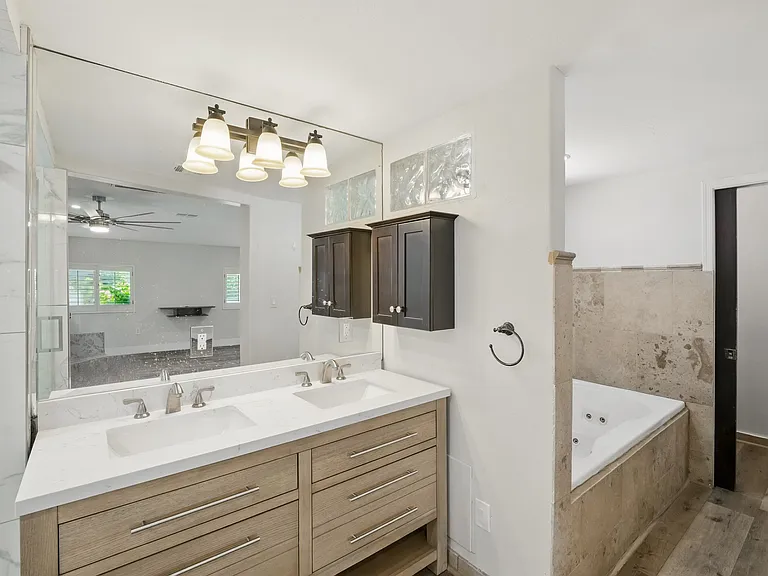 12210 N 67th St #23 — Photo 10
