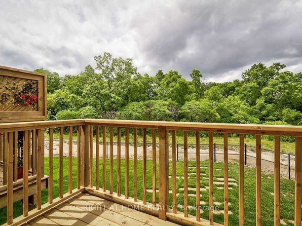 42 Pelican Ln, Hamilton, ON L8K 0A4