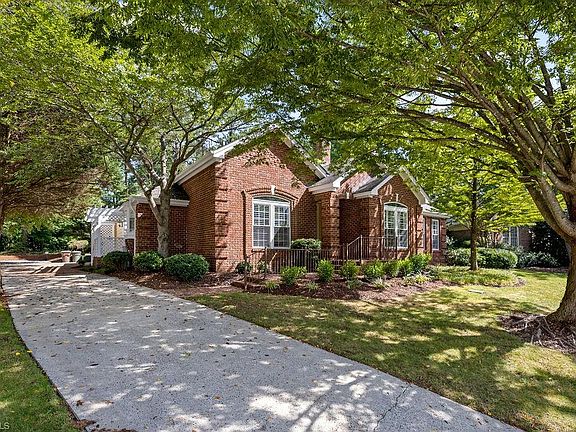 2nd image of 1610 Deercroft Ct