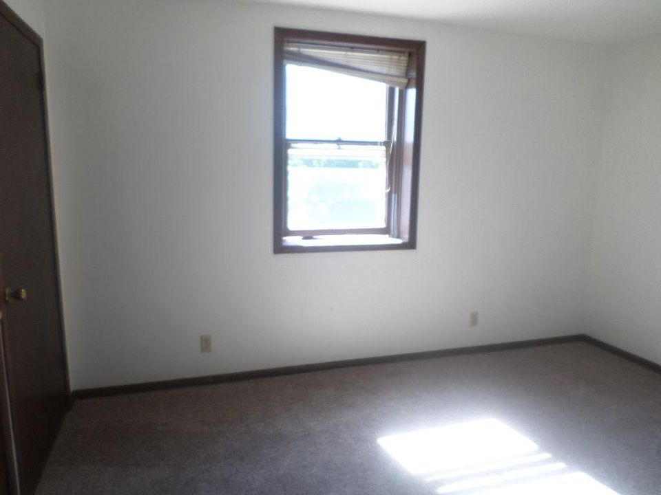 2nd image of 328 N Pine Ave APT 5