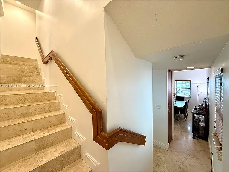1033 SW 9th Ct #M-2 — Photo 13