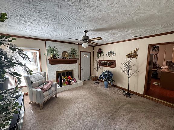 4th image of 1621 Waterside Dr N