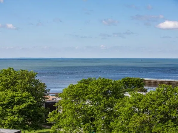 Soundview Apartments