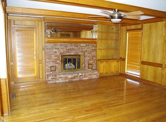 4th image of 18205 Cliff Dr