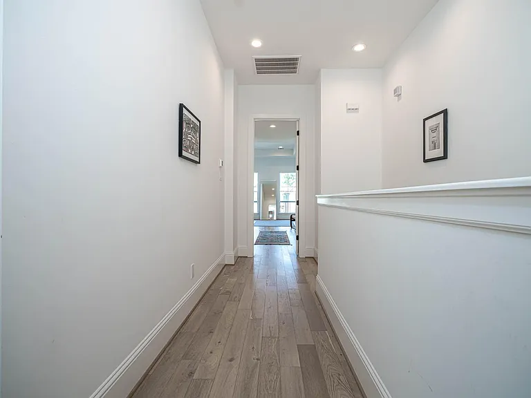 1543 Lawrence St — Photo 18