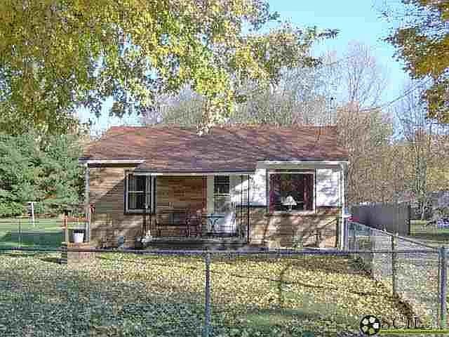 2nd image of 343 Della Rd