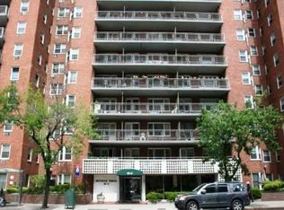 8915 Parsons Blvd, Jamaica, NY