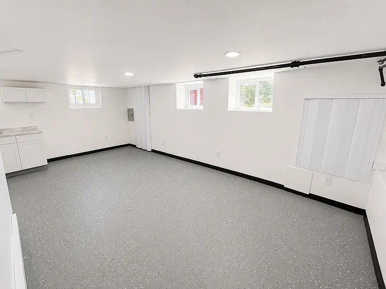 259-261 Seymour Ave #BASEMENT — Photo 6