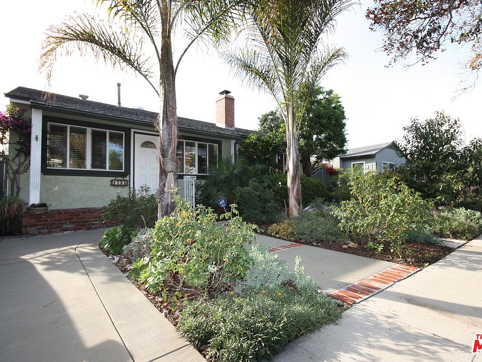1st image of 2735 Malcolm Ave