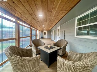 1802 Spruce St, Myrtle Point, OR 97458