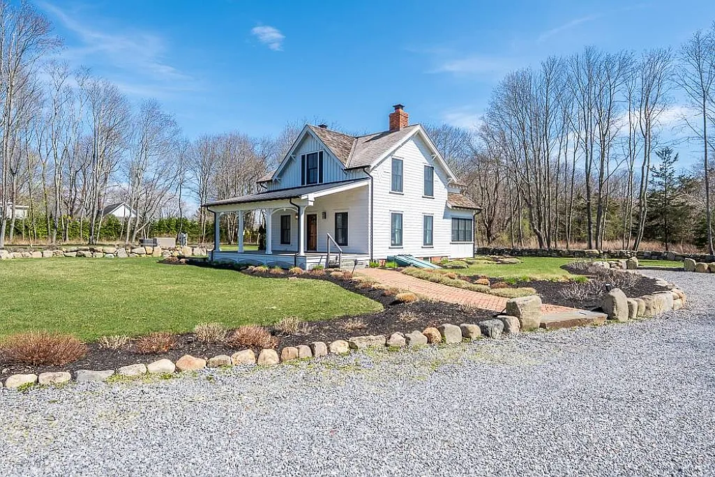 Charming 4-Bedroom Rental - Near Love Lane, Vineyards & Beaches! — Photo 3