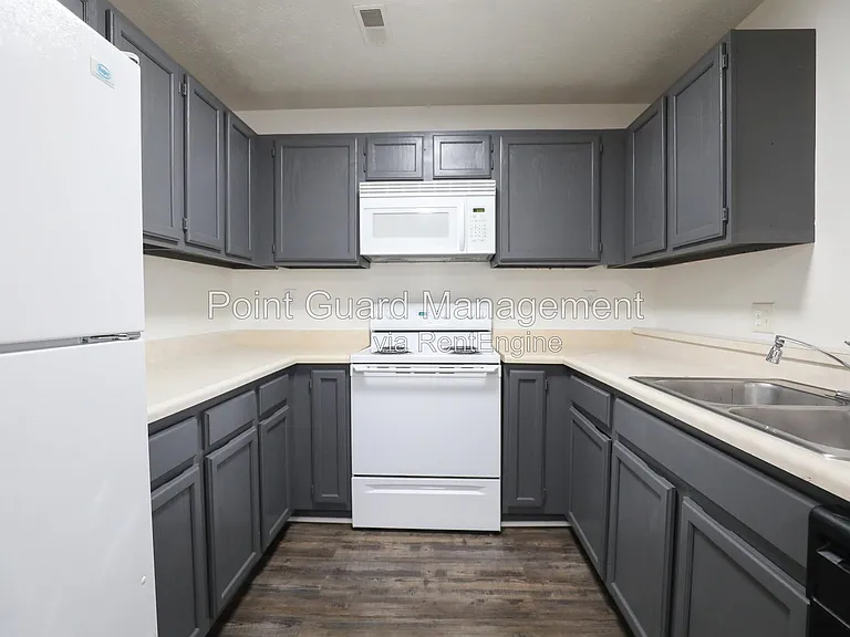 The Vincent Apartments — Photo 27