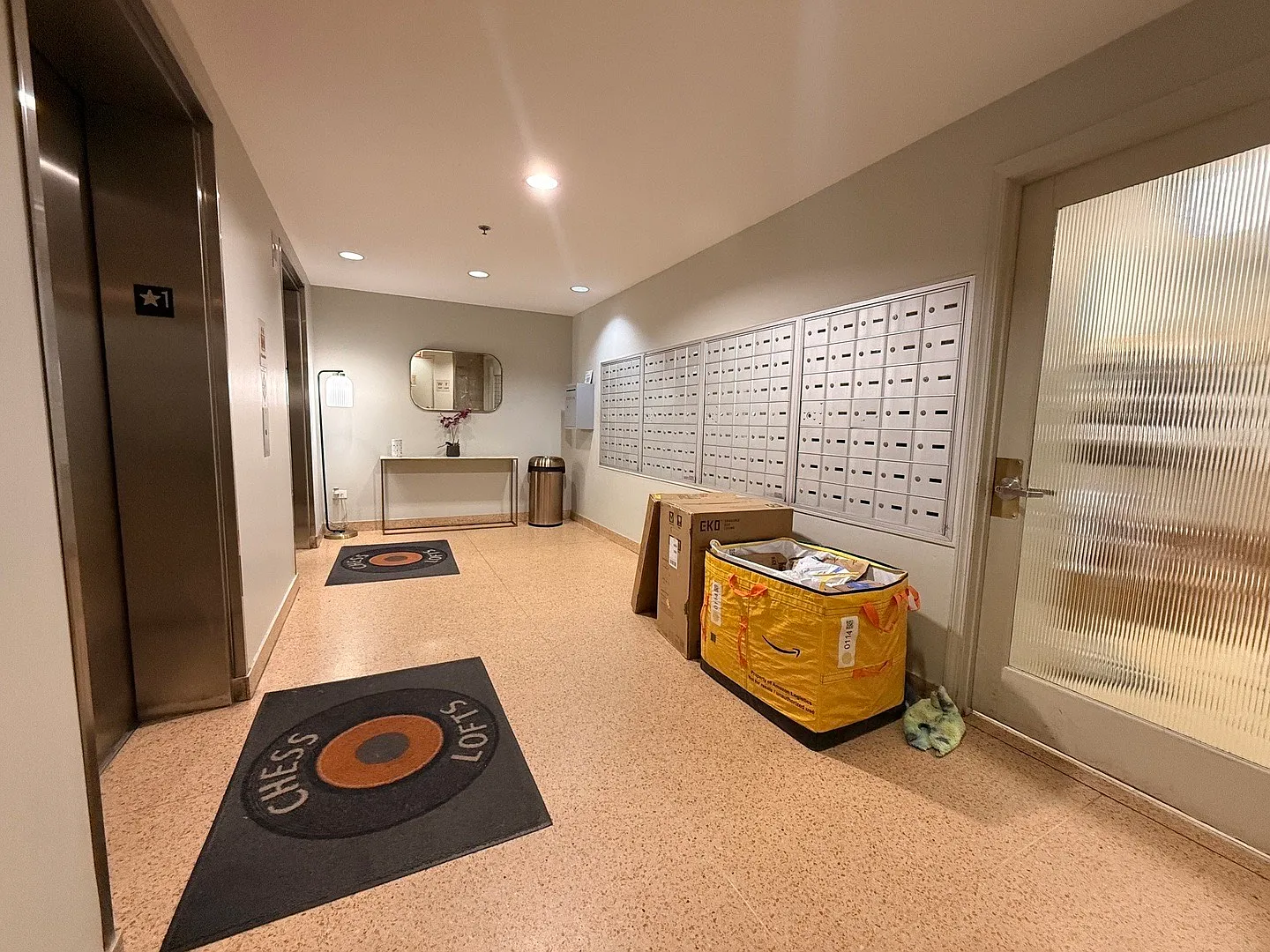 1 bed, 895 sqft, $2,300 — Photo 3