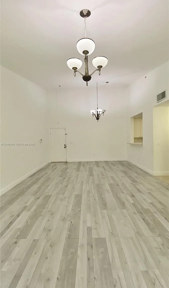 Royal River Ii Condo — Photo 2