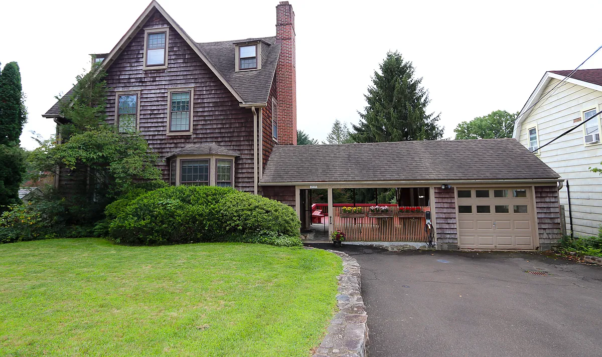 4 bed, 2659 sqft, $3,450 — Photo 2