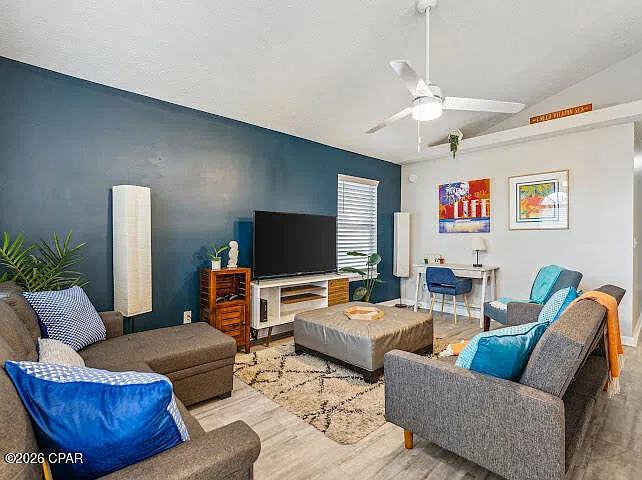 3 bed, 1197 sqft, $2,100 — Photo 3