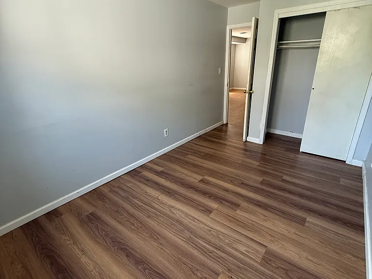 55 Chester Ave #1 — Photo 9